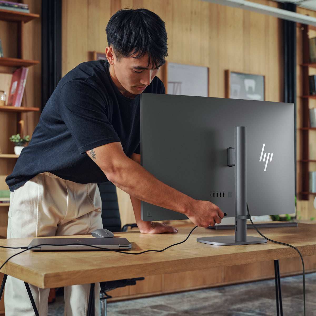 HP OmniStudio X All-in-One 32-c0076in PC